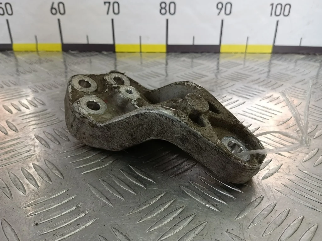 Кронштейн двигателя (ДВС) Kia Ceed ED (2006—2010)