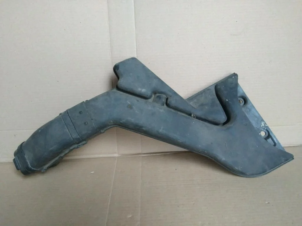 Б.у. воздухозаборник MITSUBISHI LANCER CY4A MITSUBISHI LANCER CY4A