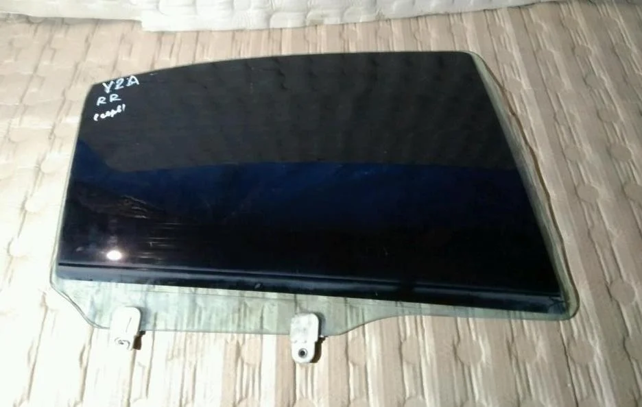 Б.у. стекло двери MITSUBISHI LANCER CY2A MITSUBISHI LANCER CY2A