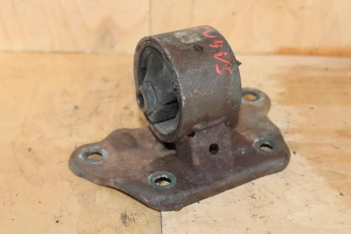 Б.у. опора двигателя MITSUBISHI AIRTREK CU4W MITSUBISHI AIRTREK CU4W