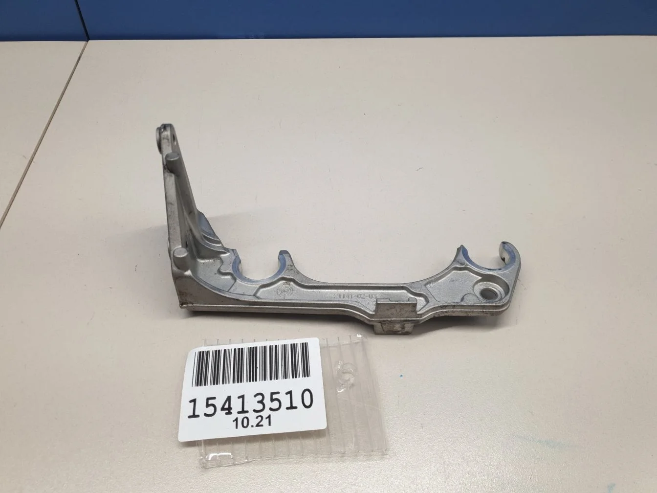 Кронштейн корпуса воздушного фильтра для Mercedes E-klasse W212 2009-2016