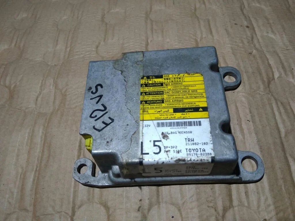 Б.у. блок управления подушками безопасности TOYOTA COROLLA E120 TOYOTA COROLLA E120