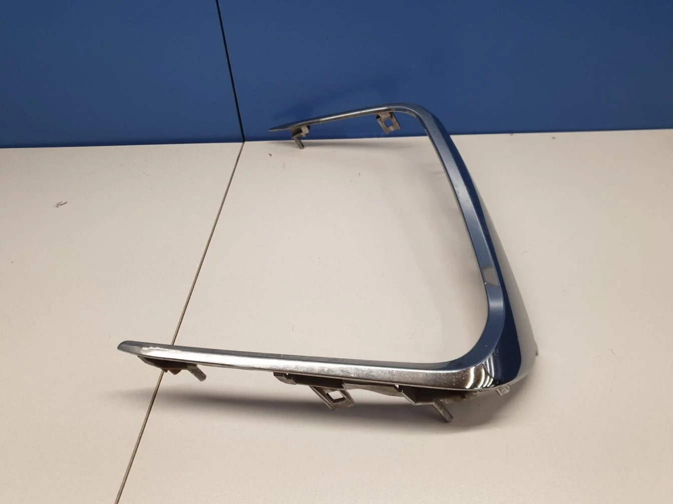 Молдинг переднего бампера левый для Toyota Corolla E21 2019-