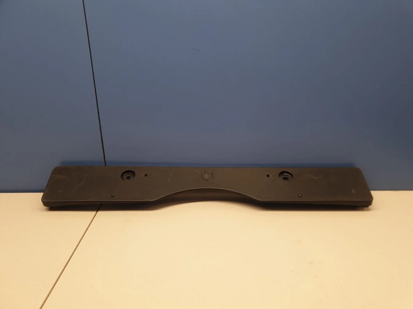 Накладка переднего бампера под номер для Toyota Camry XV50 2011-2017