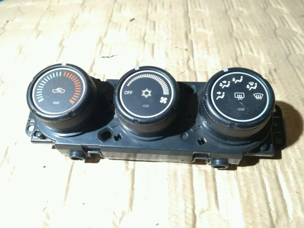 Б.у. блок климатконтроля MITSUBISHI OUTLANDER XL CW5W MITSUBISHI OUTLANDER XL CW5W