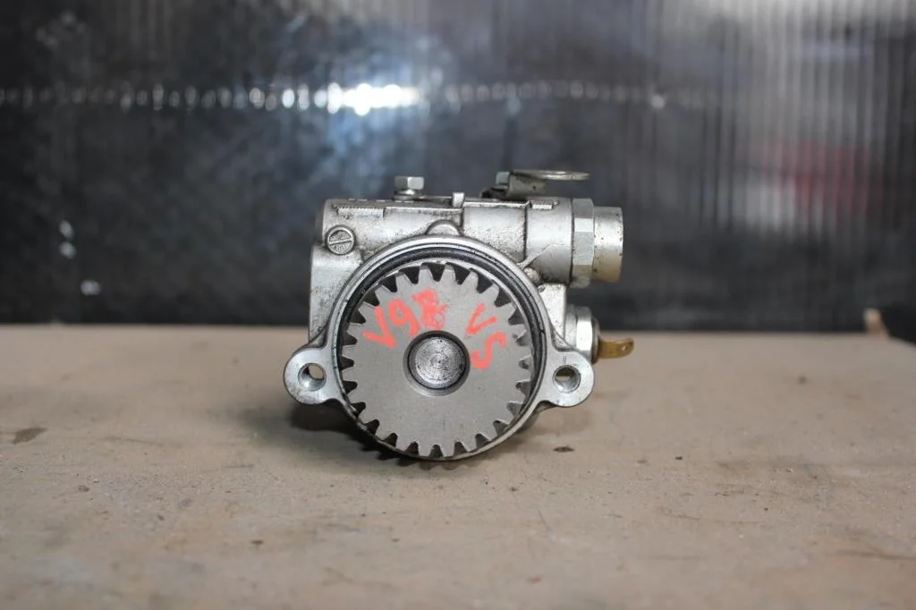 Б.у. насос гидроусилителя MITSUBISHI PAJERO V98W MITSUBISHI PAJERO V98W