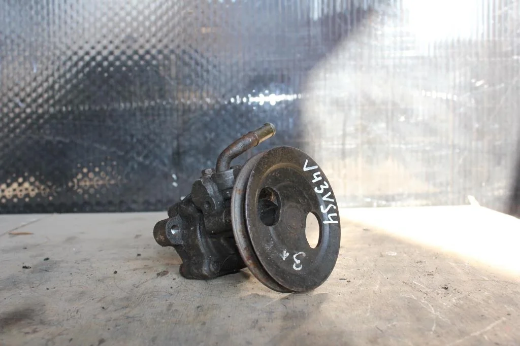 Б.у. насос гидроусилителя MITSUBISHI PAJERO V43W MITSUBISHI PAJERO V43W