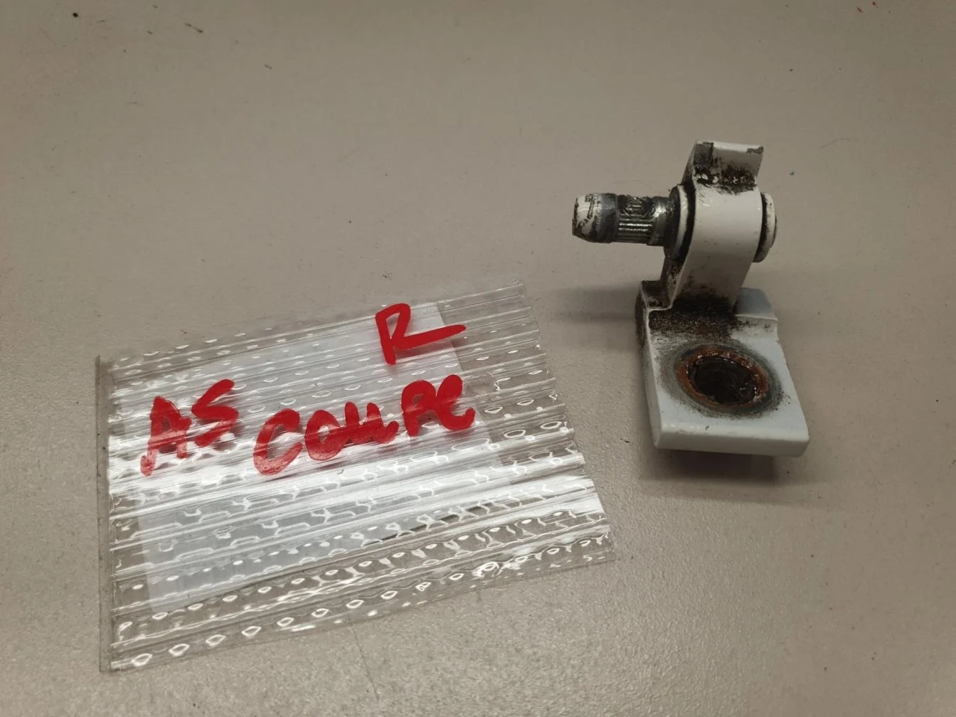 Петля двери передней правой нижняя для Audi A5 S5 8F Cabrio 2010-2016