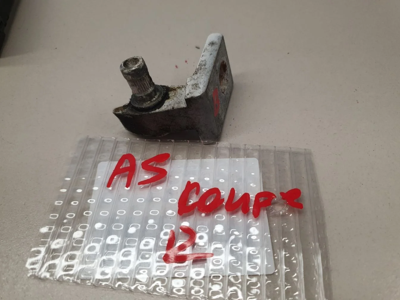 Петля двери передней правой верхняя для Audi A5 S5 8F Cabrio 2010-2016