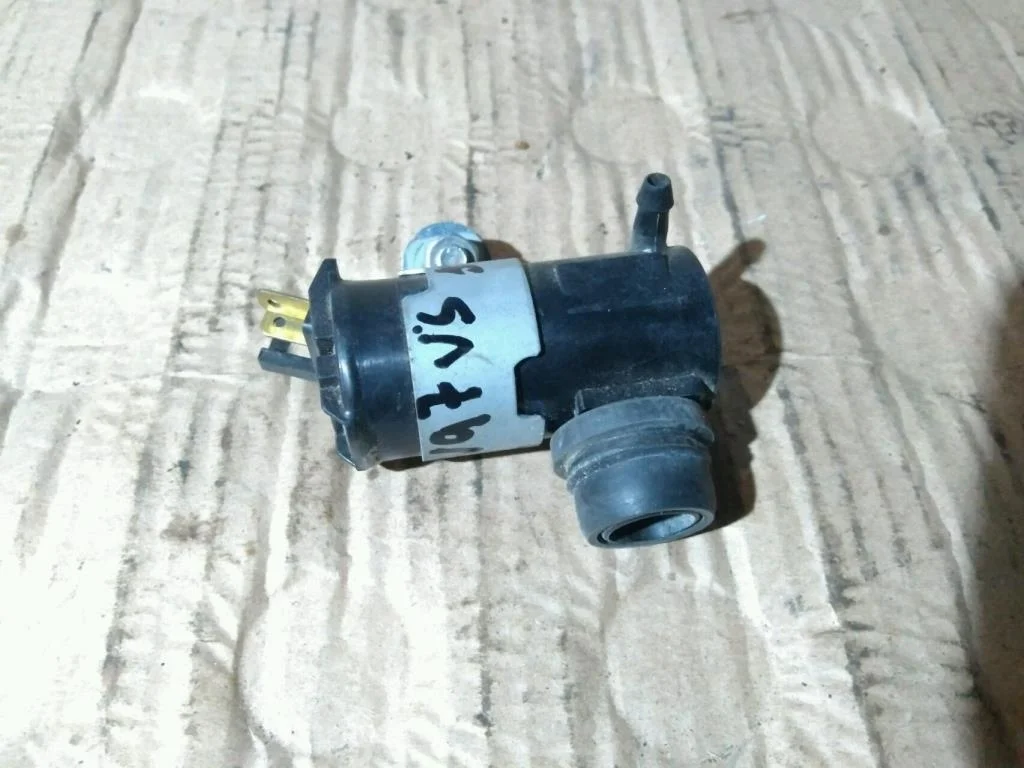 Б.у. насос омывателя MITSUBISHI PAJERO V97W MITSUBISHI PAJERO V97W