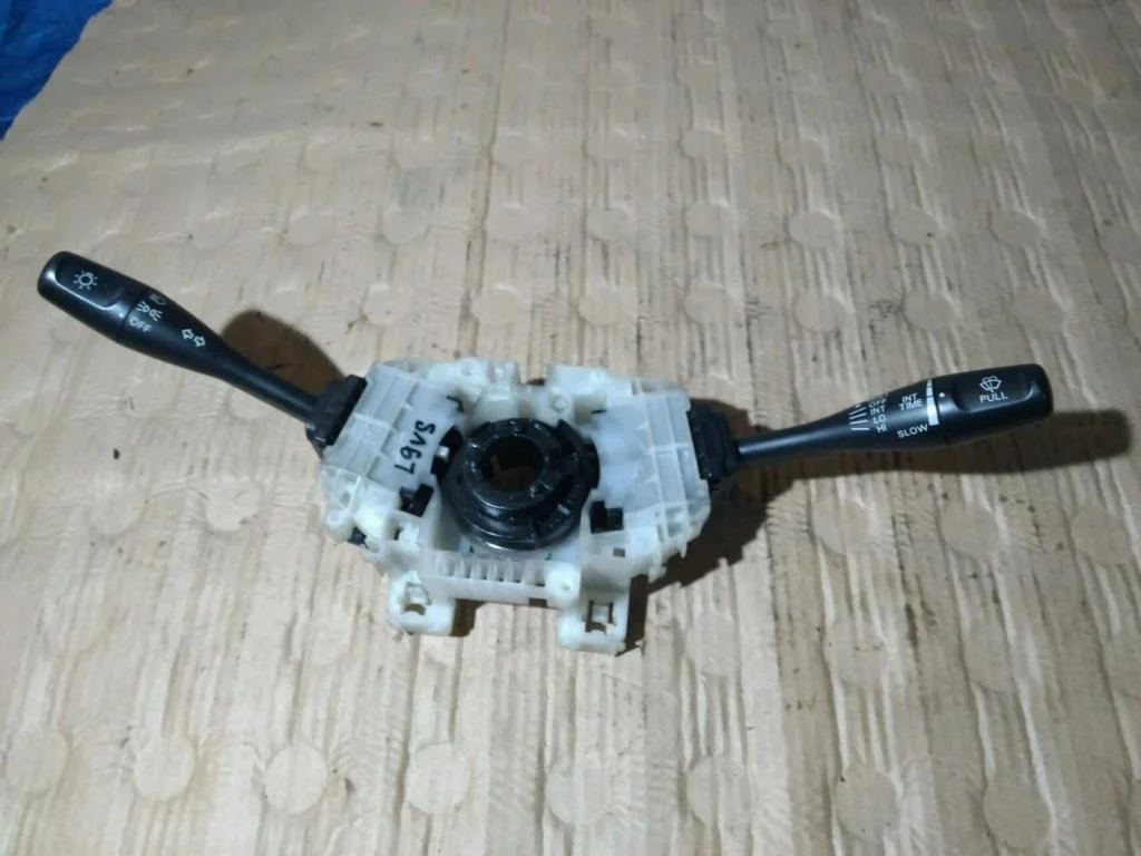 Б.у. подрулевой переключатель MITSUBISHI LANCER CS3A MITSUBISHI LANCER CS3A