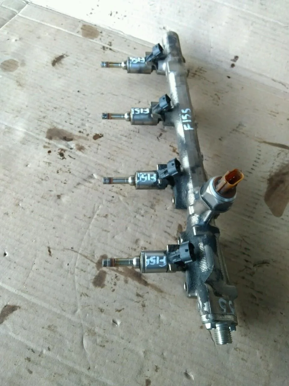 Б.у. датчик давления топлива NISSAN JUKE F15E NISSAN JUKE F15E