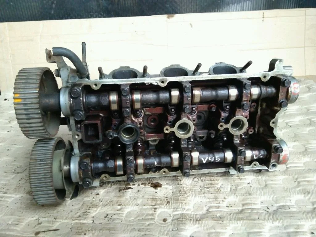Б.у. головка блока цилиндров MITSUBISHI PAJERO V45W MITSUBISHI PAJERO V45W