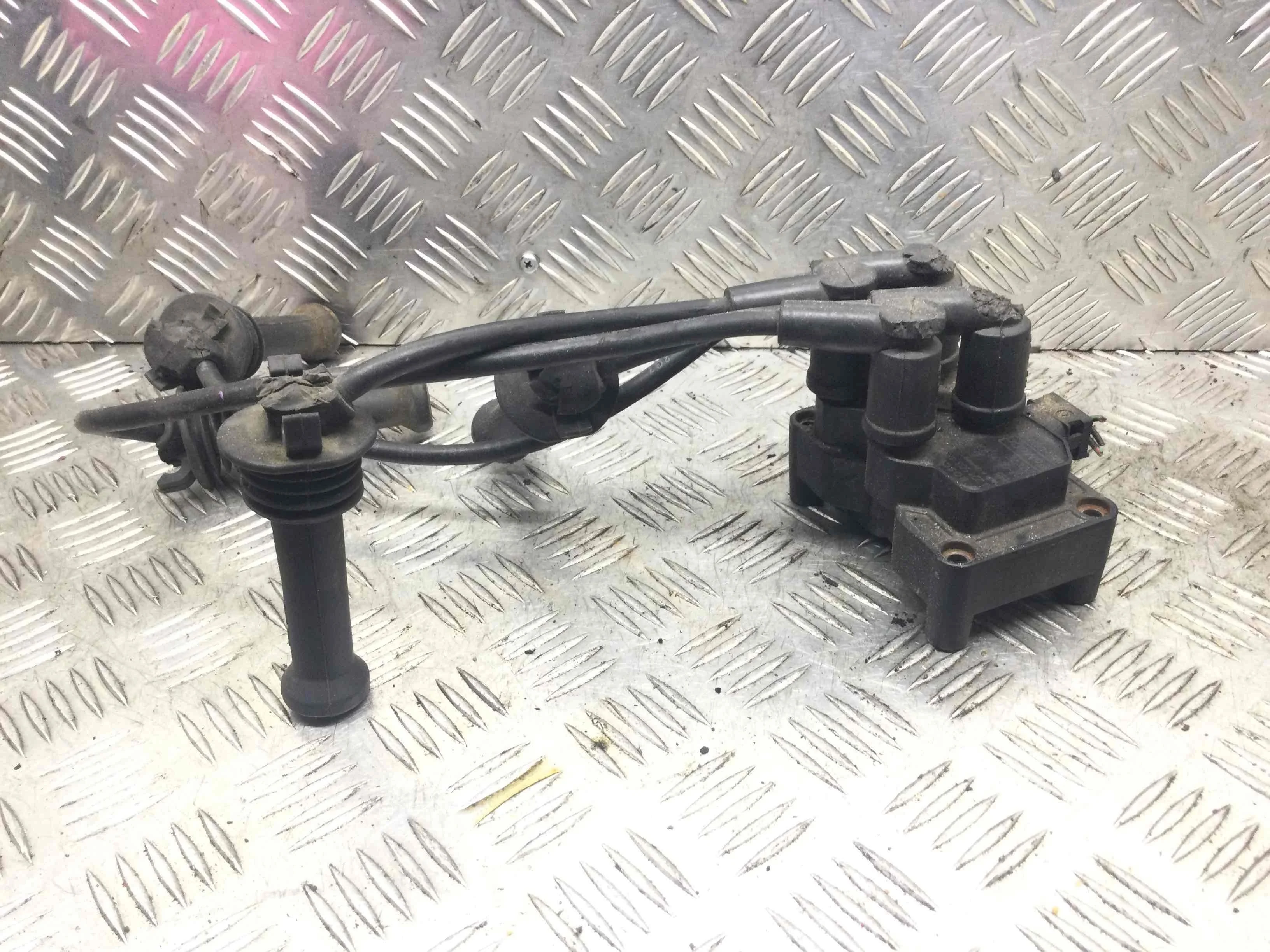 Катушка зажигания Ford Focus 2 поколение (2005-2008) бензин 1.6 i Механика Универсал