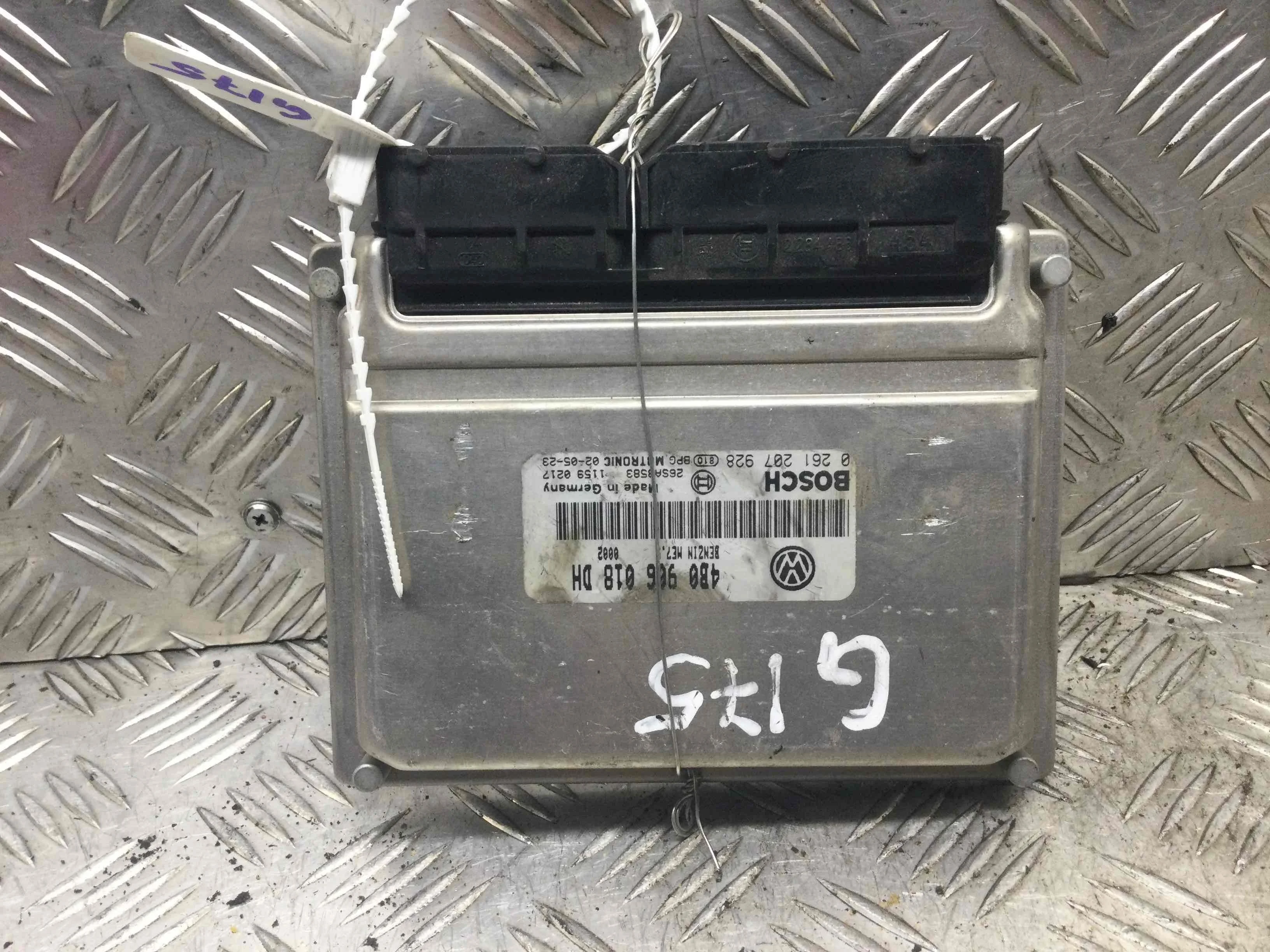 Блок управления двигателем Volkswagen Bora Bora (1J) 1998 - 2005 бензин 1.6 i Механика Х/б