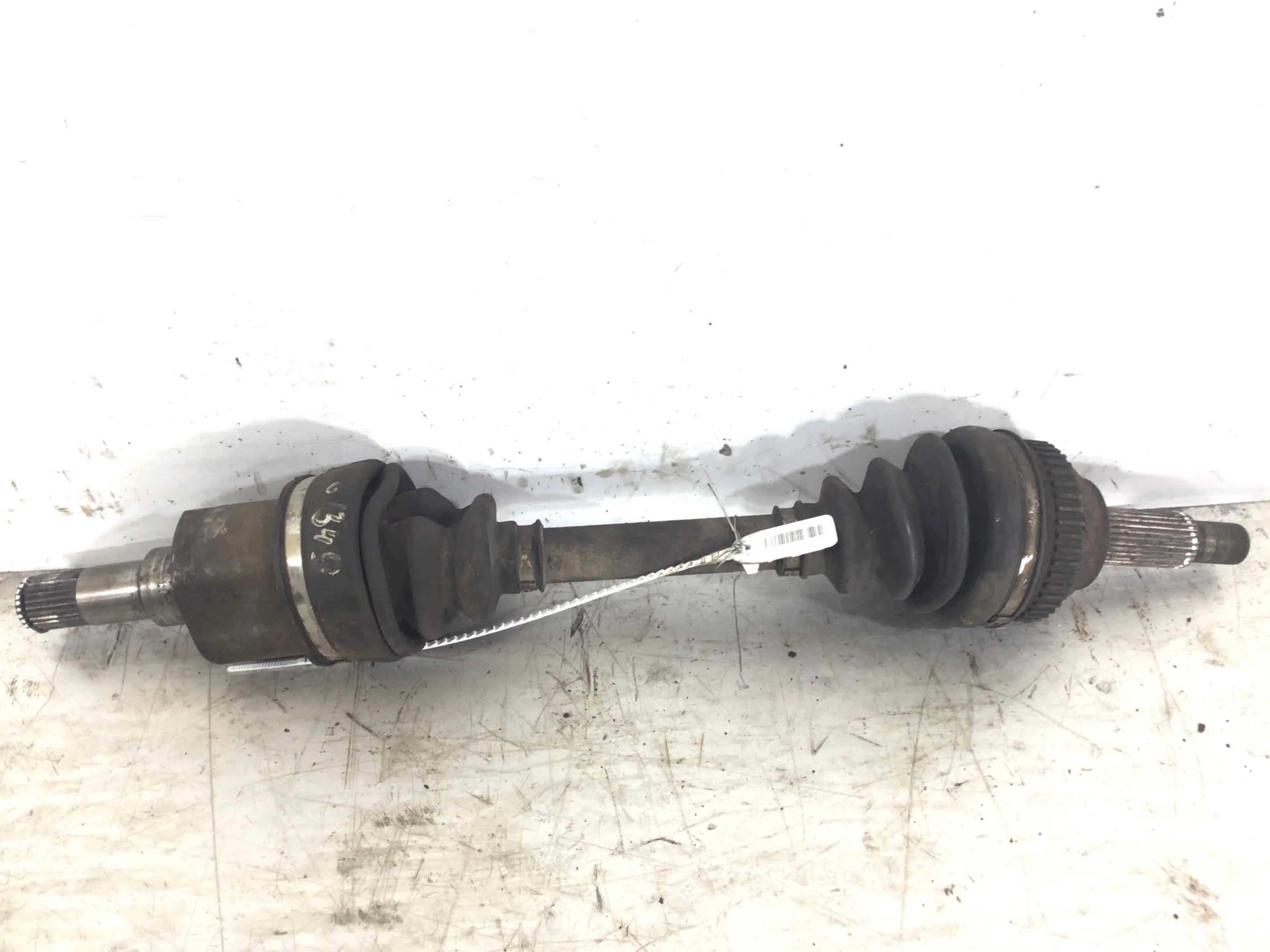 Полуось передняя левая (приводной вал, ШРУС) Ford Mondeo 3 поколение (2000-2003) бензин 1.6 i Механика Х/б