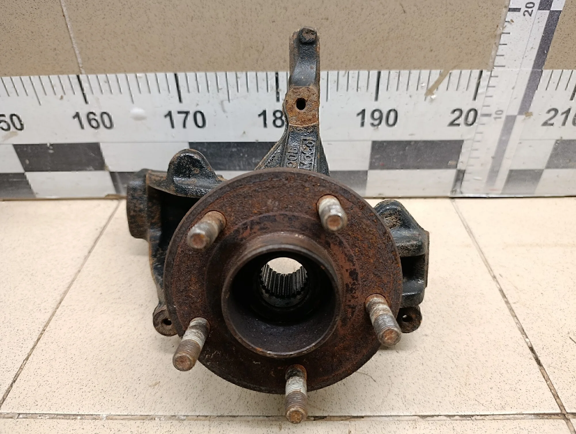 Кулак поворотный передний левый Focus III 2011>