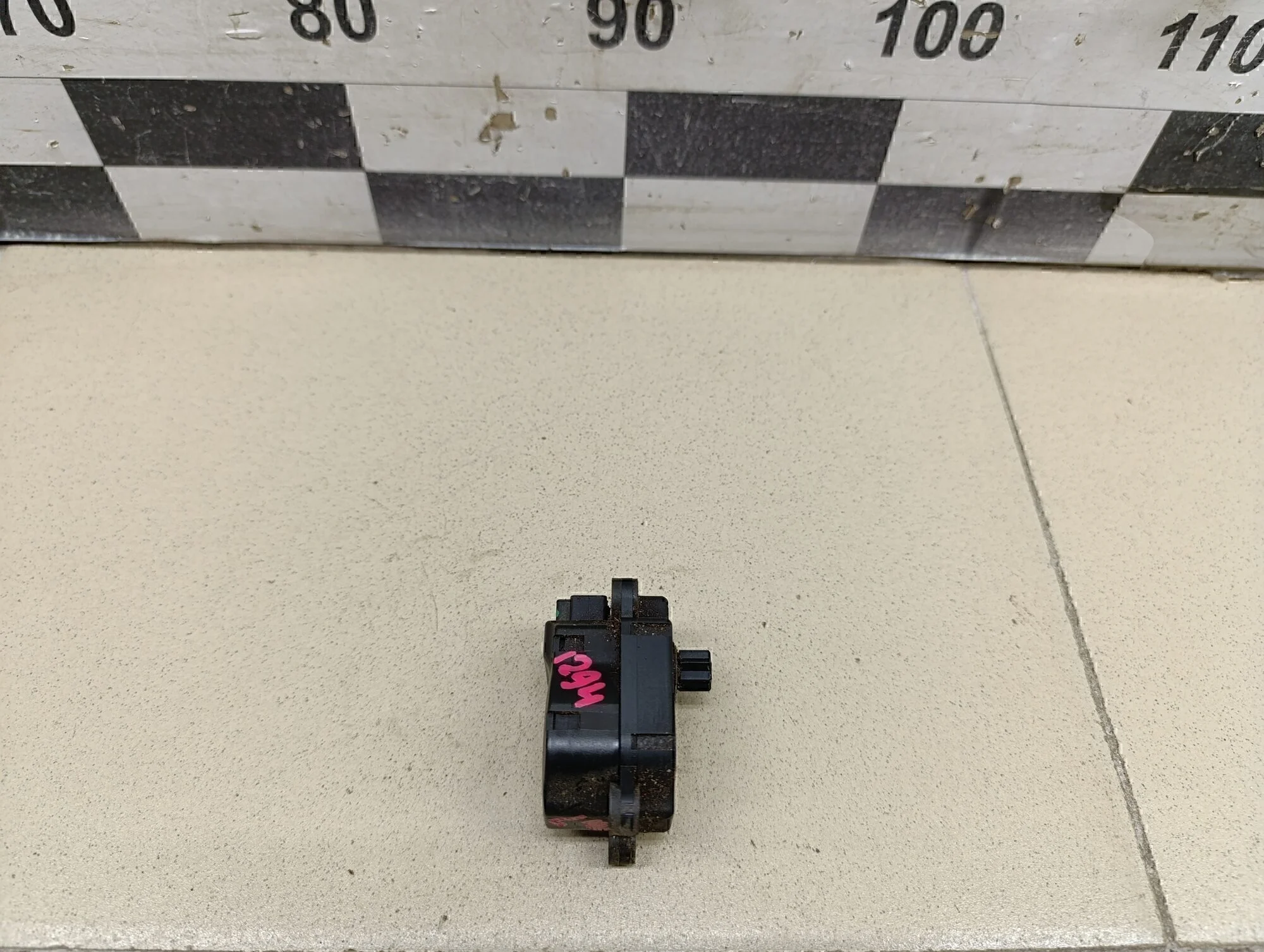 Моторчик заслонки отопителя 407 2004-2010