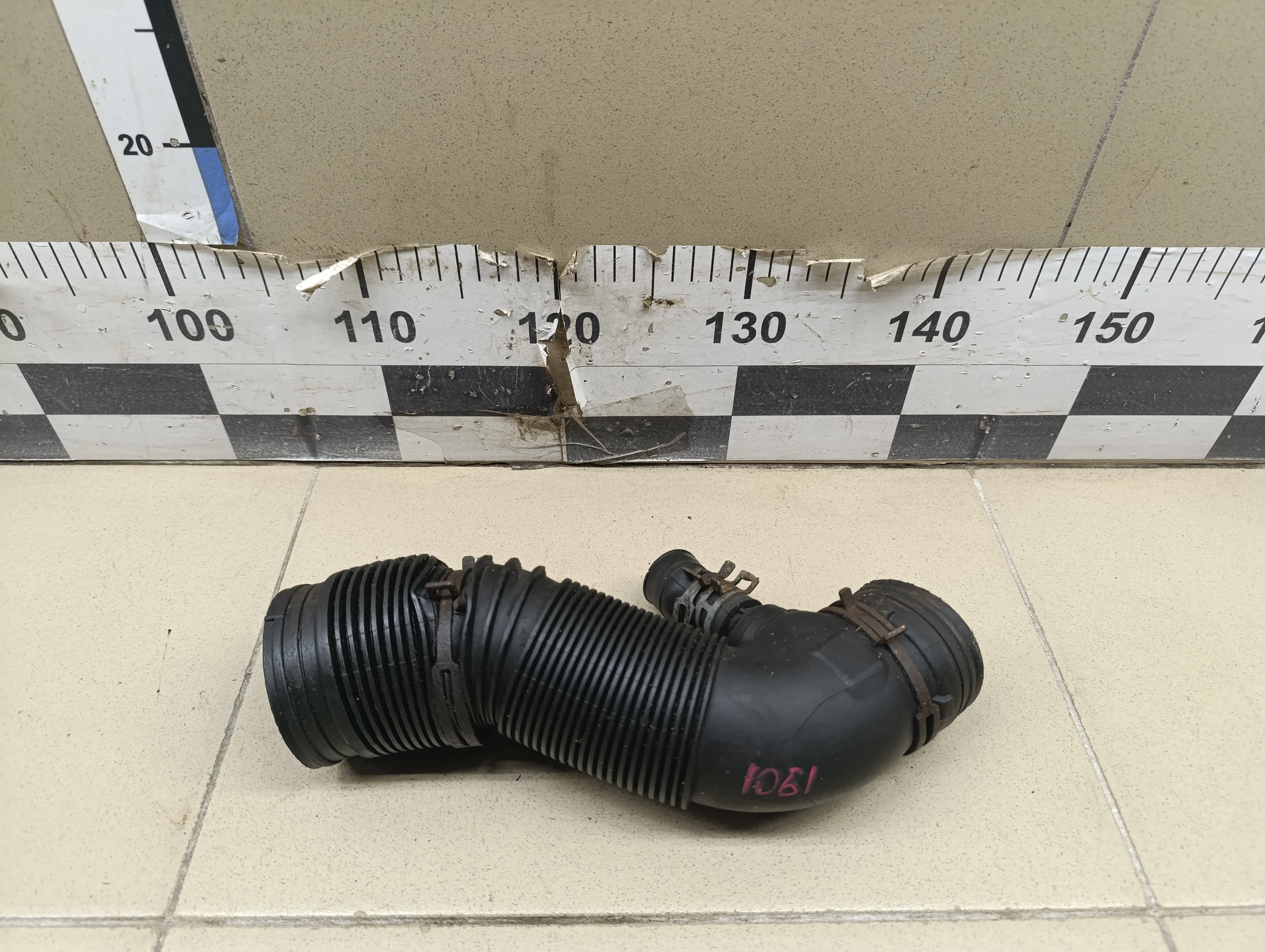 Патрубок воздушного фильтра Octavia 1997-2000