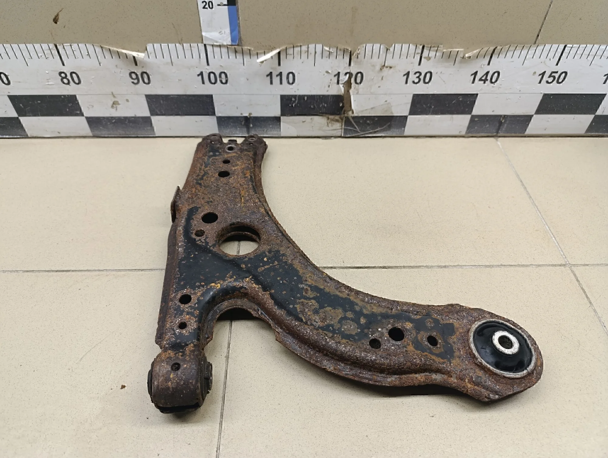 Рычаг передний левый A3 (8L1) 1996-2003