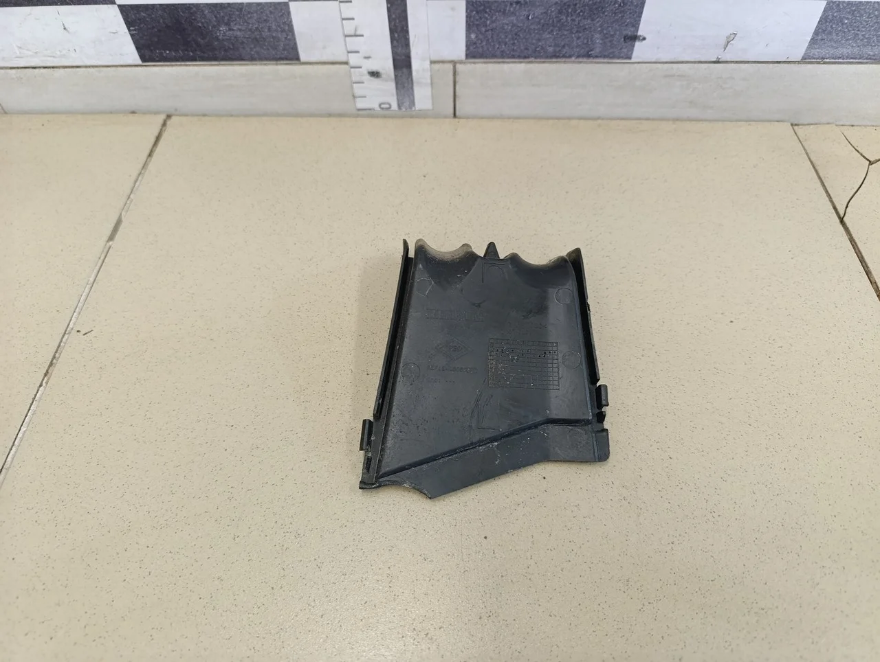 Крышка блока предохранителей Duster 2012>