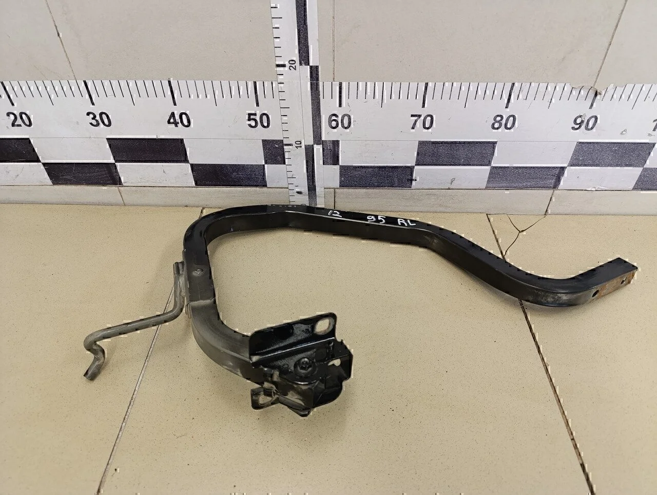 Петля крышки багажника Logan II 2014>