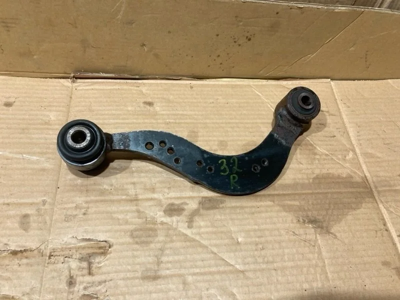 Рычаг задний поперечный Toyota Highlander 2018 4877048010 GSU55 2GRFKS, задний