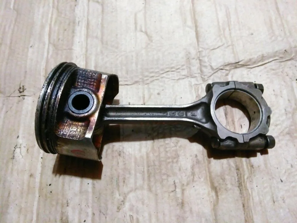 Б.у. шатун MITSUBISHI AIRTREK CU4W MITSUBISHI AIRTREK CU4W