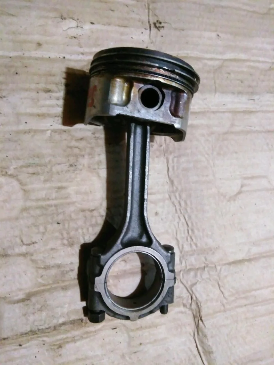 Б.у. поршень MITSUBISHI LANCER CS3A MITSUBISHI LANCER CS3A