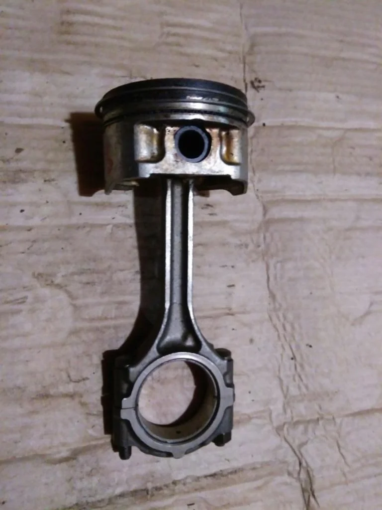 Б.у. шатун MITSUBISHI LANCER CS3A MITSUBISHI LANCER CS3A