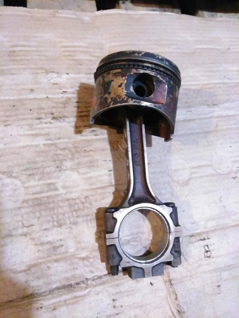 Б.у. шатун MITSUBISHI PAJERO V43W MITSUBISHI PAJERO V43W