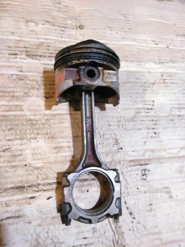Б.у. шатун MITSUBISHI PAJERO PININ H76W MITSUBISHI PAJERO PININ H76W