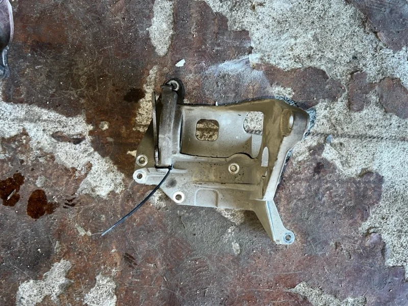 Кронштейн привода Nissan X-Trail 2009 T31