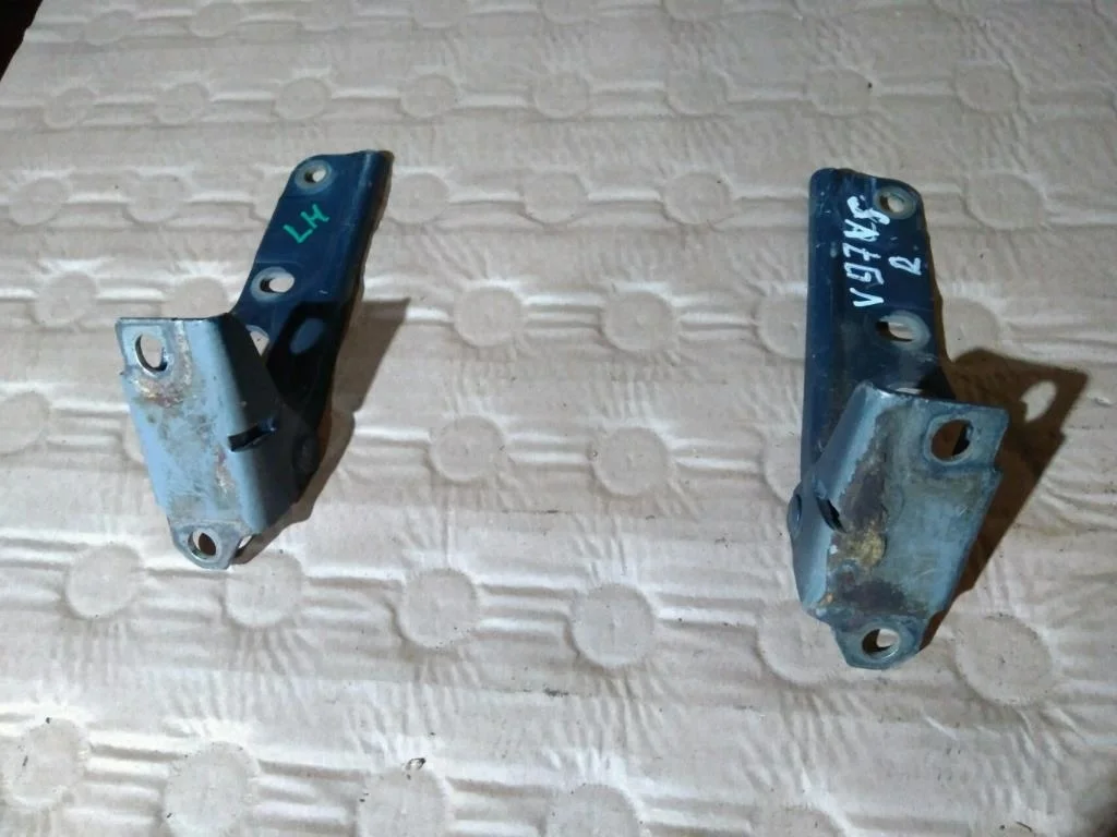Б.у. петля капота (2шт) MITSUBISHI PAJERO V97W MITSUBISHI PAJERO V97W