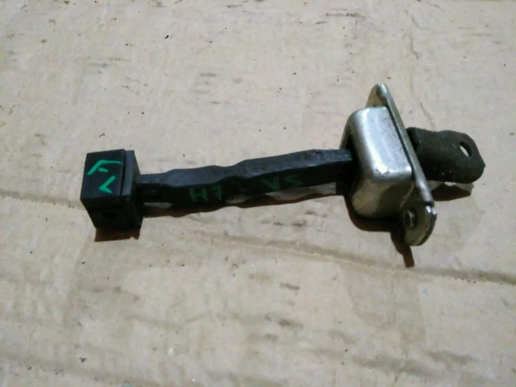 Б.у. ограничитель двери MITSUBISHI PAJERO PININ H77W MITSUBISHI PAJERO PININ H77W