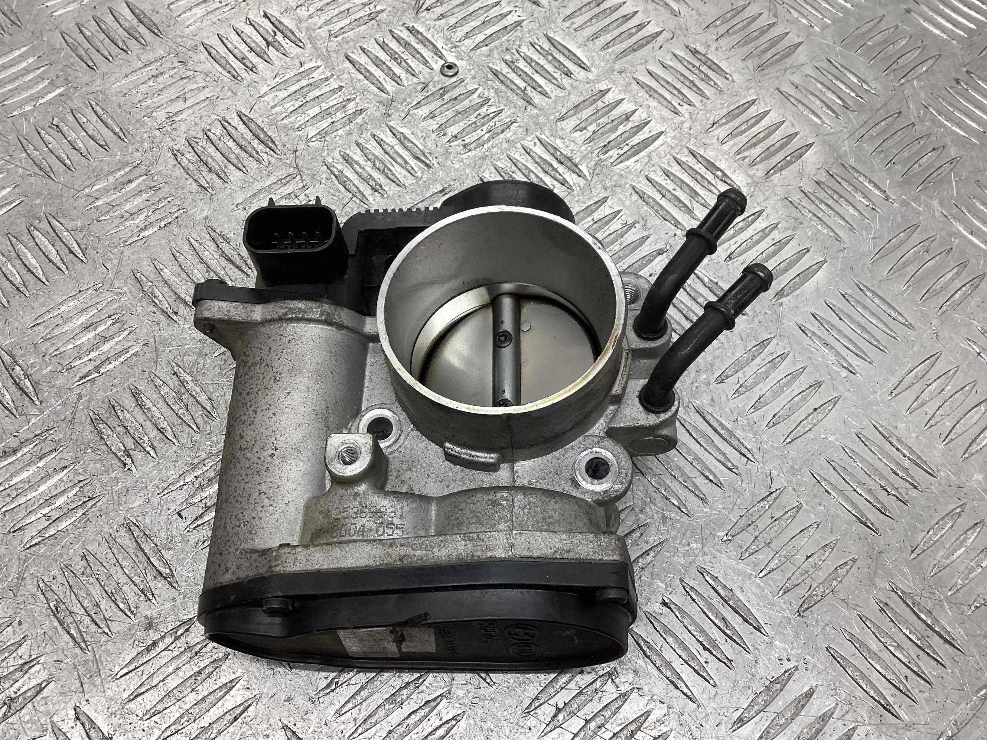 Заслонка дроссельная Kia Carnival Carnival II (VQ) 2006-2014 2008 2,7 Бензин МКПП 5ст. Минивэн.