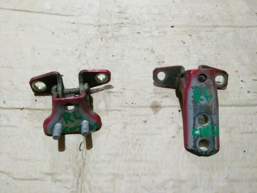 Б.у. петля двери MITSUBISHI OUTLANDER XL CW5W MITSUBISHI OUTLANDER XL CW5W