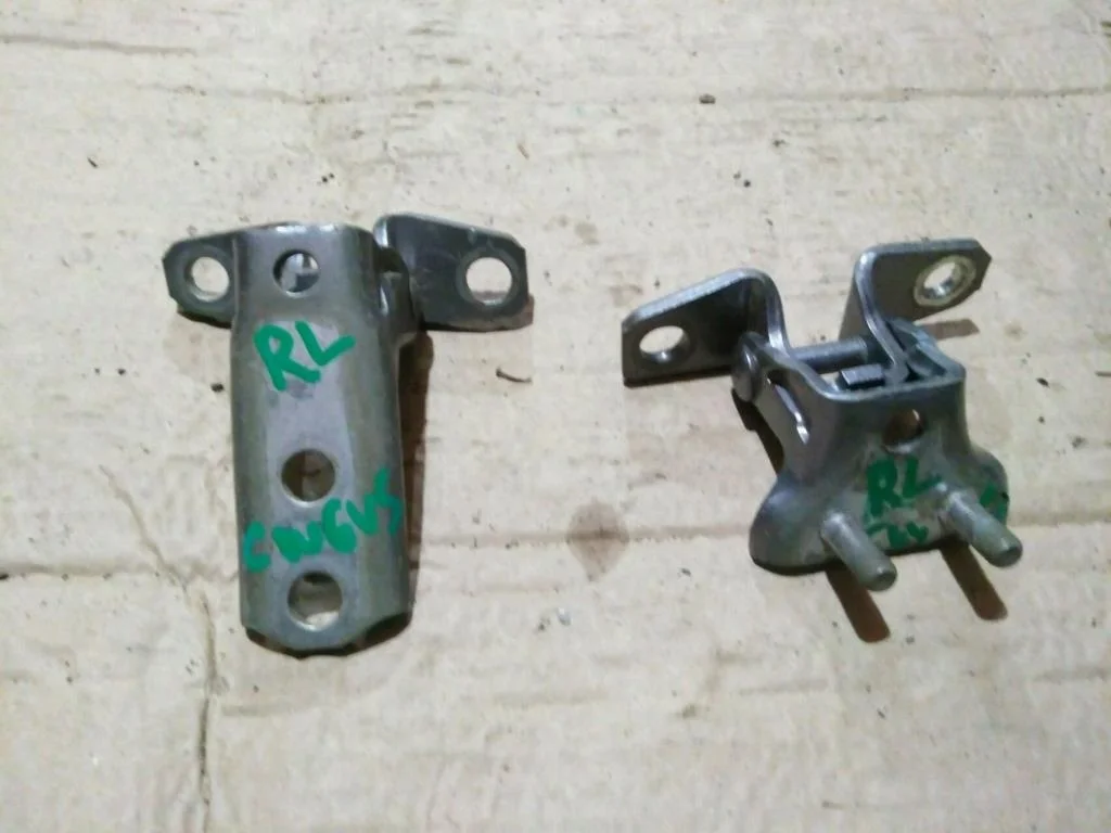 Б.у. петля двери MITSUBISHI OUTLANDER XL CW6W MITSUBISHI OUTLANDER XL CW6W