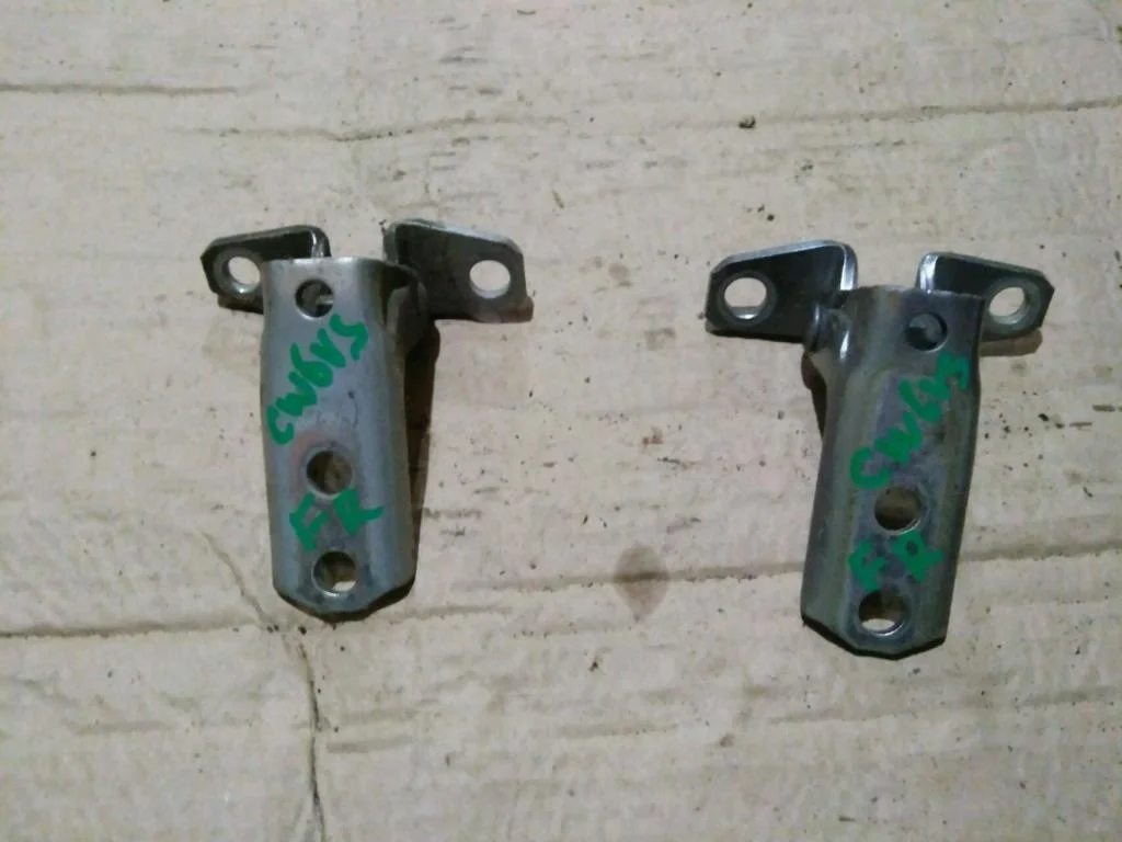 Б.у. петля двери MITSUBISHI OUTLANDER XL CW6W MITSUBISHI OUTLANDER XL CW6W