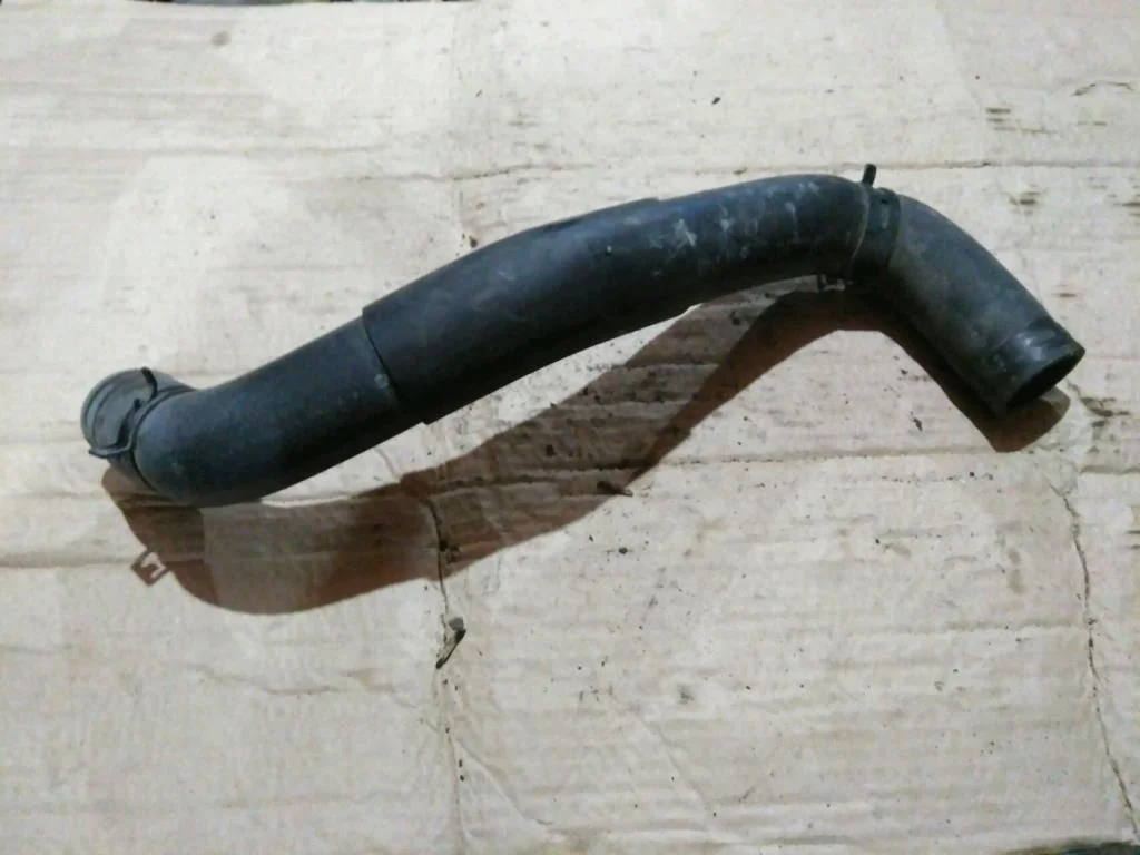 Б.у. патрубок радиатора NISSAN SKYLINE V36 NISSAN SKYLINE V36