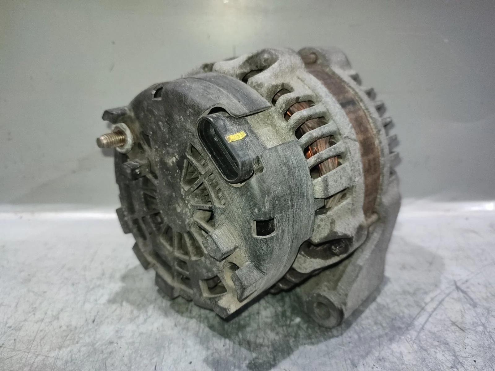 Генератор SsangYong Rexton 2009 Y250