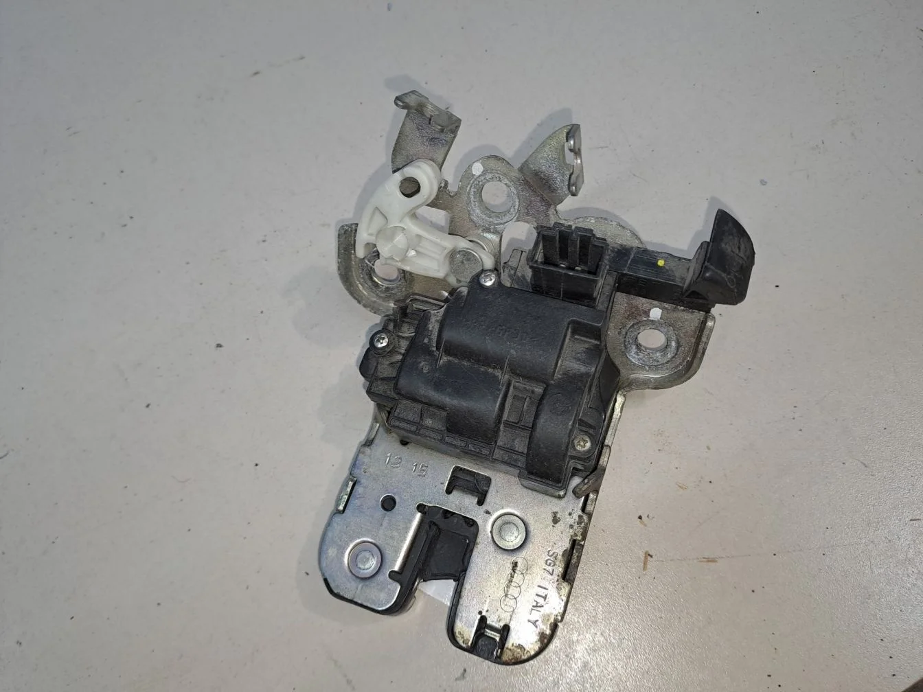 Замок багажника для Skoda Octavia A7 2013-2020