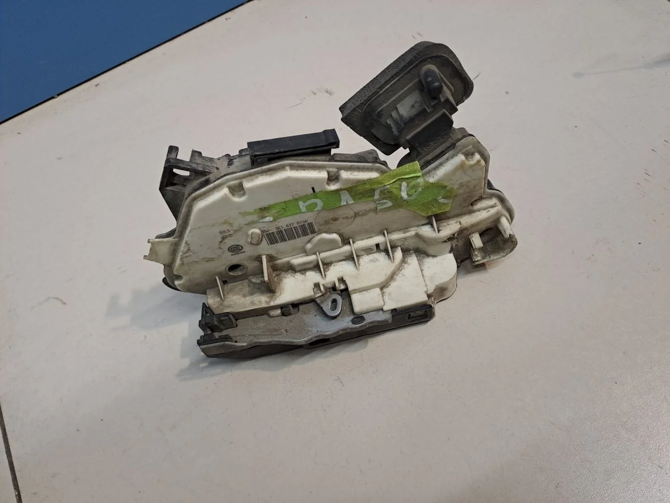 Замок двери передней левой для Volkswagen Polo Sedan 2020-