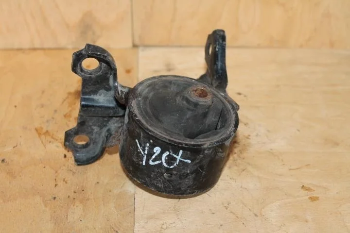 Б.у. опора двигателя MITSUBISHI LANCER CY2A MITSUBISHI LANCER CY2A