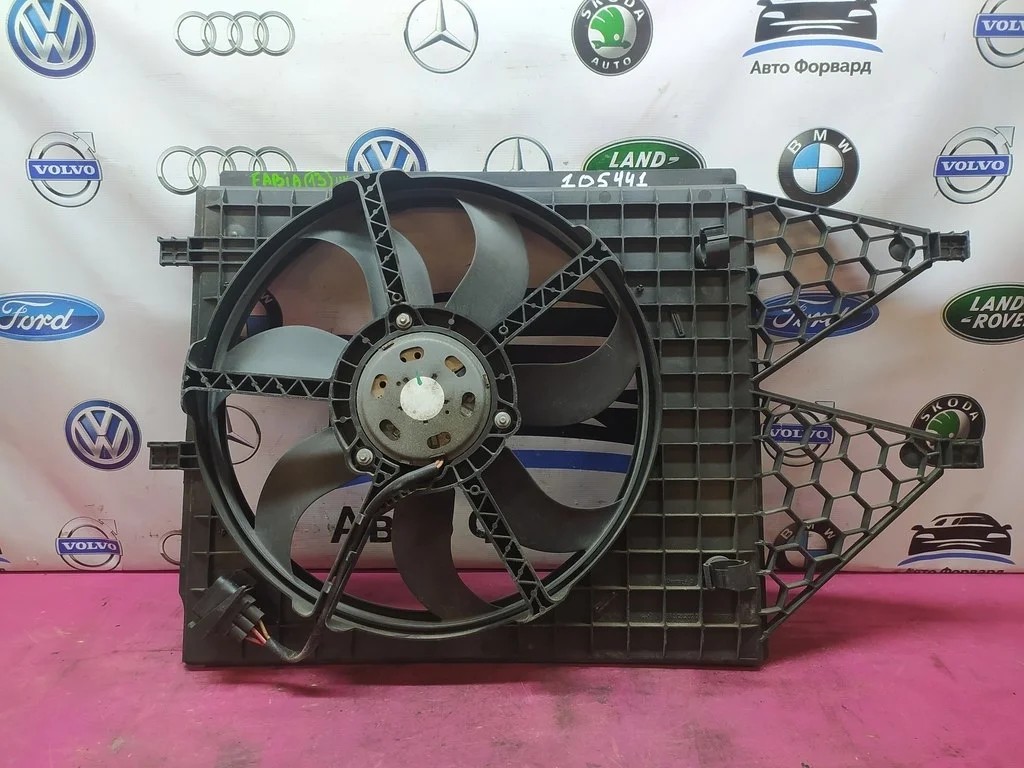 Вентилятор радиатора VW Polo 5 sedan Fabia 2 Rapi