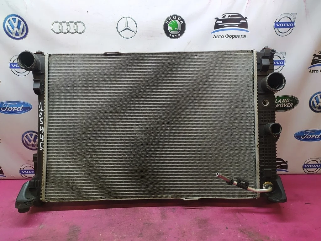Радиатор двигателя W204 X204 W212 W207 A2045002803