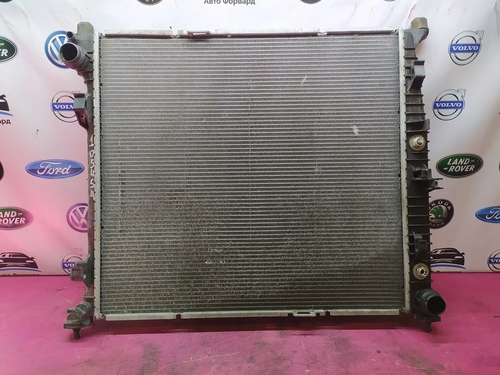 Радиатор ДВС двигателя охлаждения MERSEDES-BENZ W