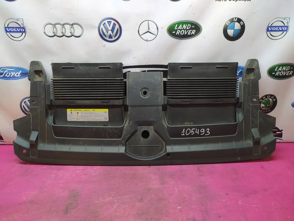 Накладка радиатора верхний защитный кожух замка A