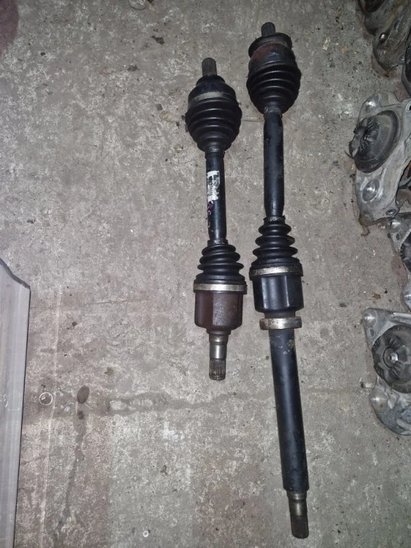 Комплект приводов Volvo C30 2012 хэтчбек