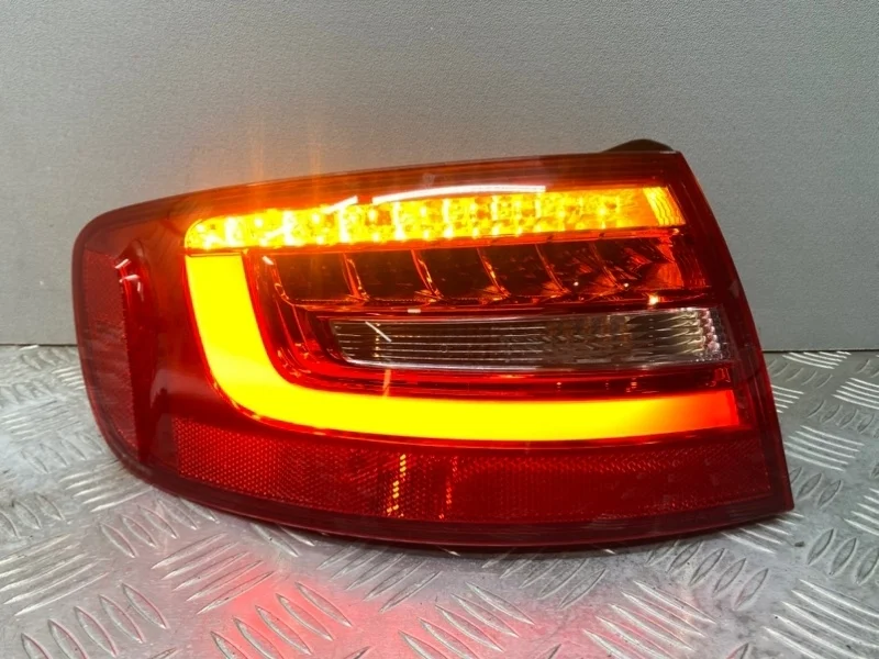Фонарь Audi A4 B8